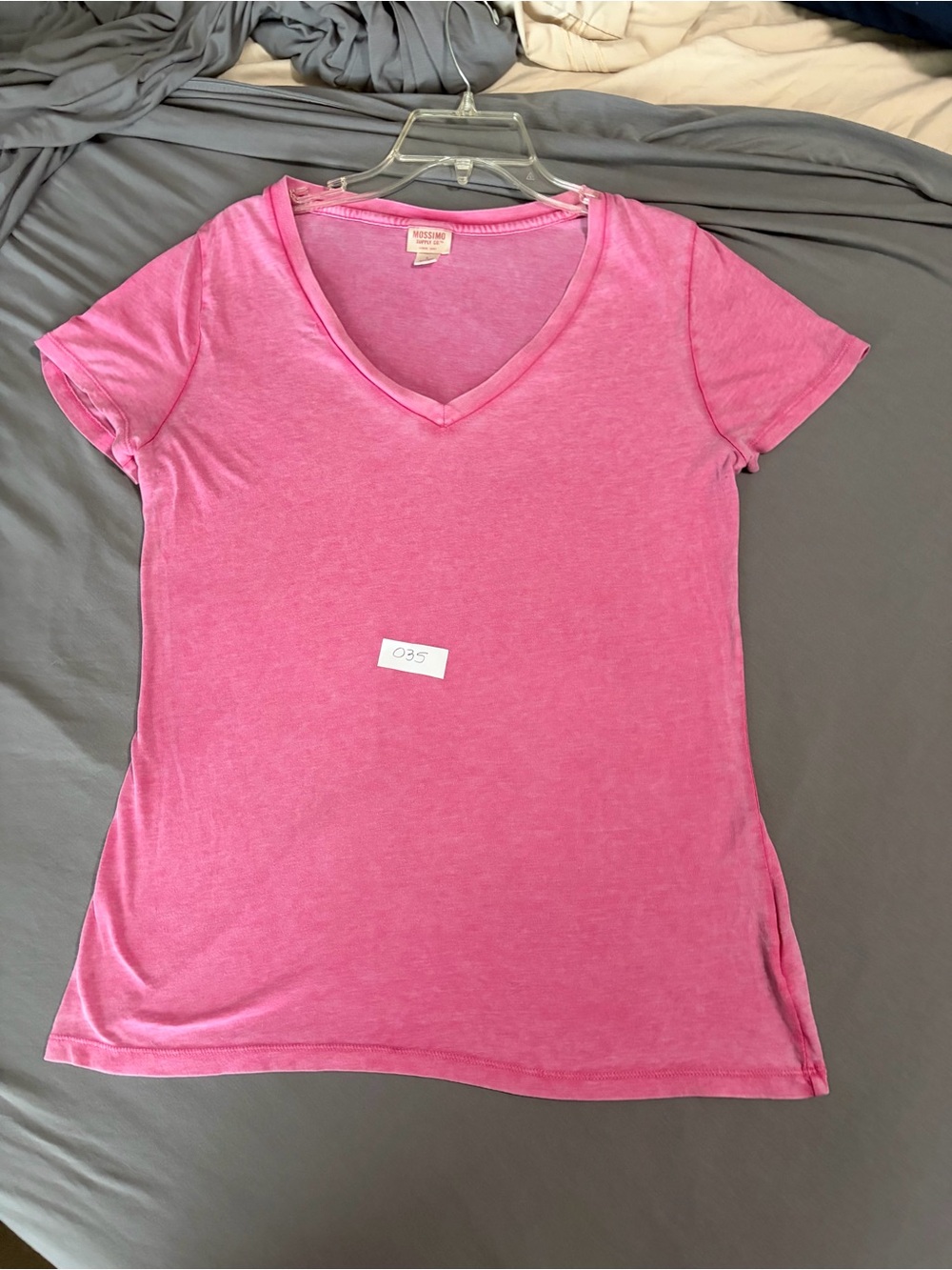 🛍️ 4 For 20🛍️ Bundle and save! 🛍️
Mossimo Supply Co. Hot Pink Tee